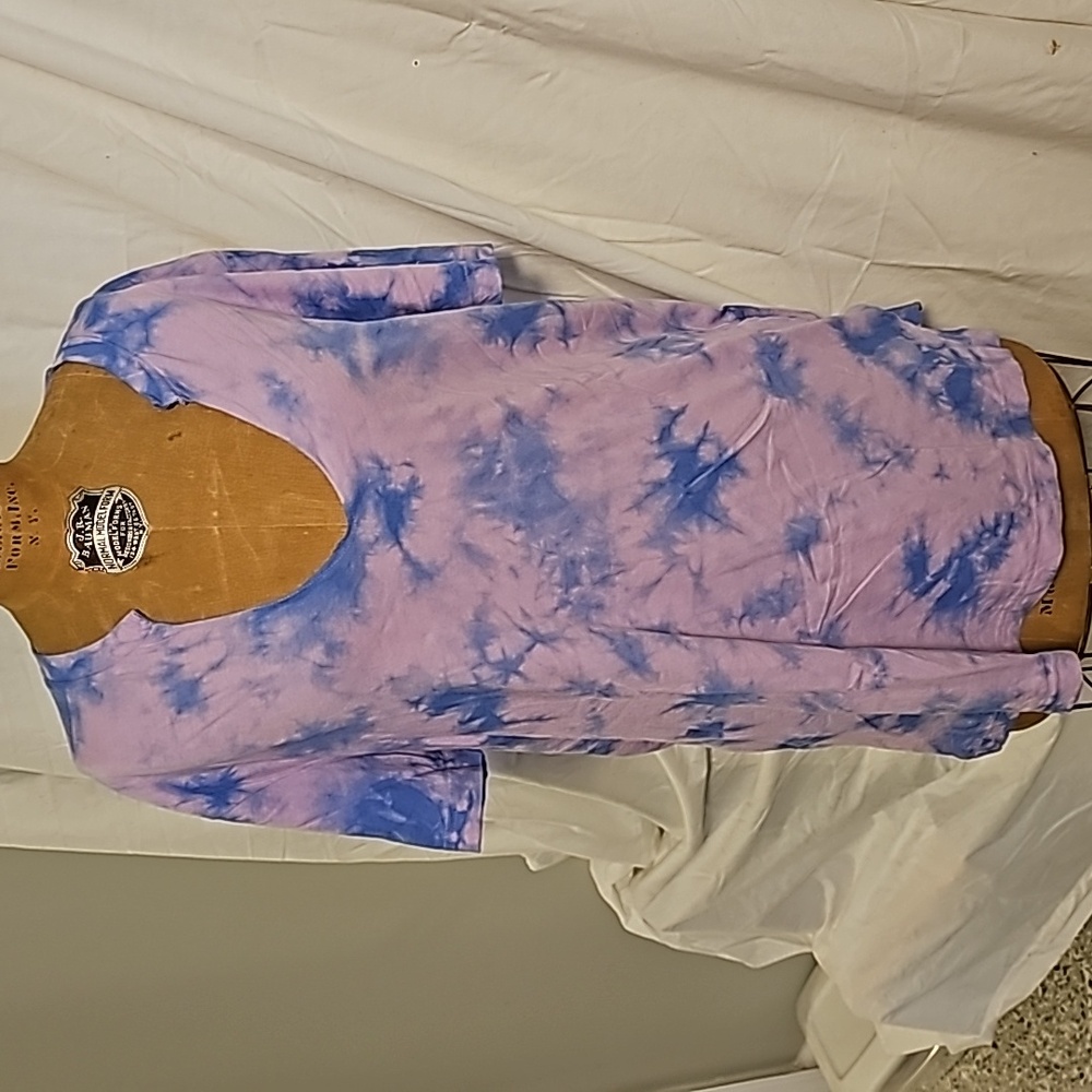 PINK Tie Dyed Short Sleeve Tshirt. Pink and Blue. Size Small Oversized.